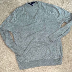 GAP v-neck sweater